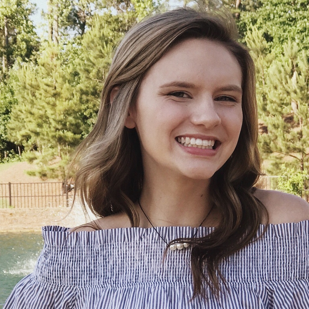 Meet your Posher, Claudia