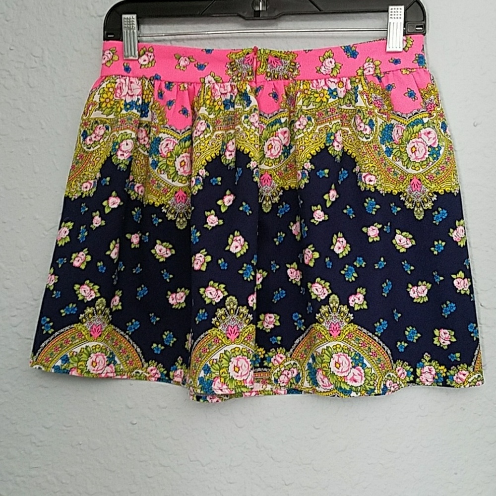 Mini skirt - Picture 2 of 4