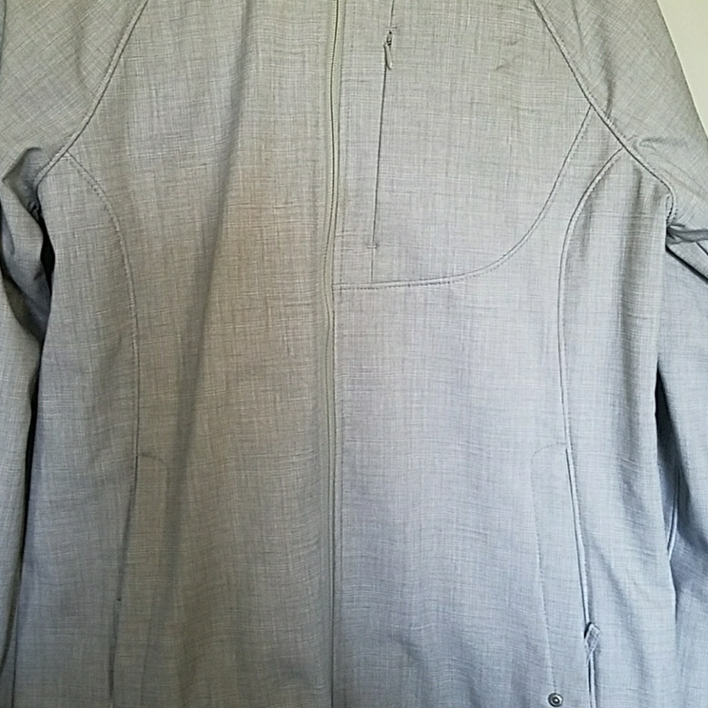 Waterproof light jacket - Picture 2 of 8