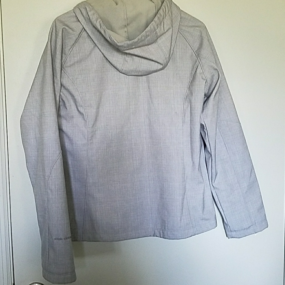 Waterproof light jacket - Picture 4 of 8