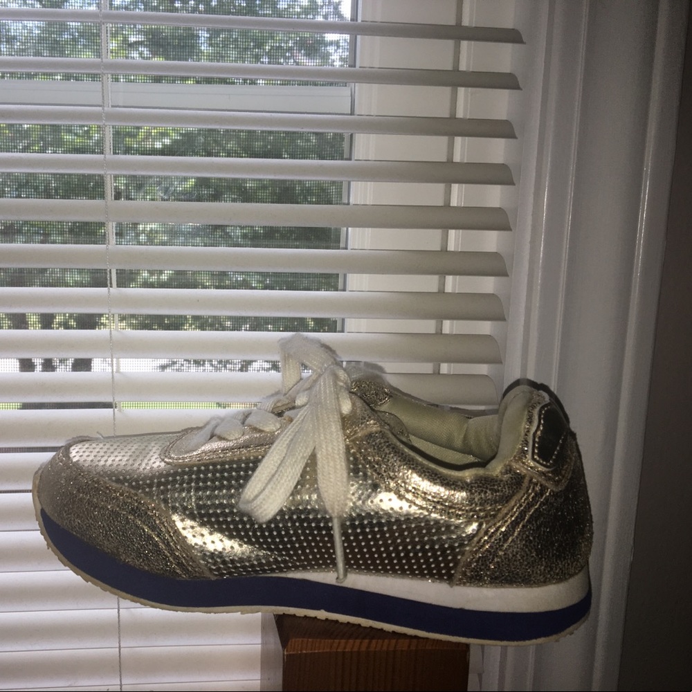 Girls gold Stevie's sneakers