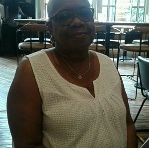 Meet your Posher, Deborah