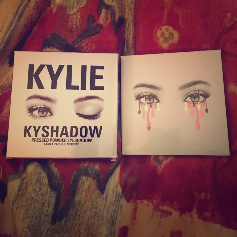 Kylie Kyshadow The Burgundy Palette REAL - Picture 1 of 4