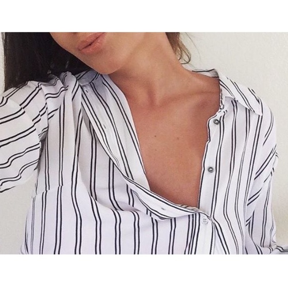 PRICE FIRM‼️Striped Collared Shirt 🌸
