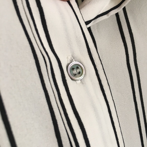 PRICE FIRM‼️Striped Collared Shirt 🌸 - Picture 4 of 5