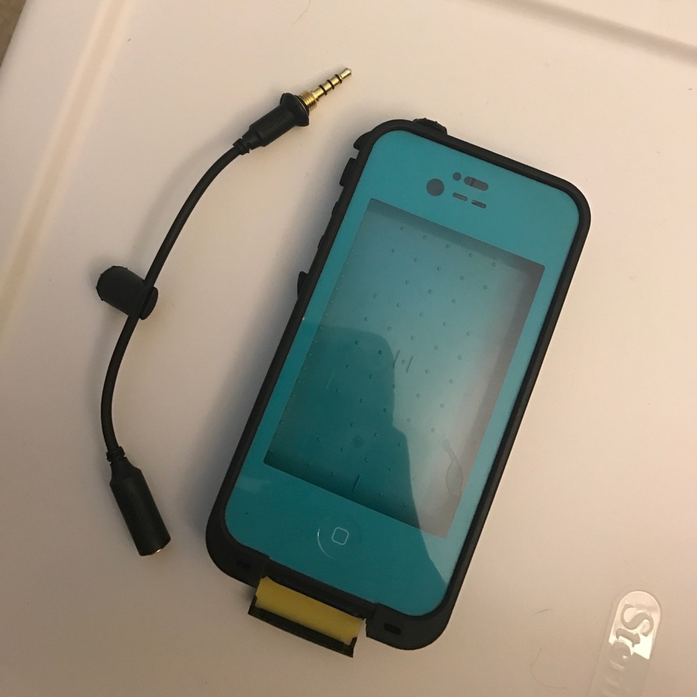iPhone 4 life proof