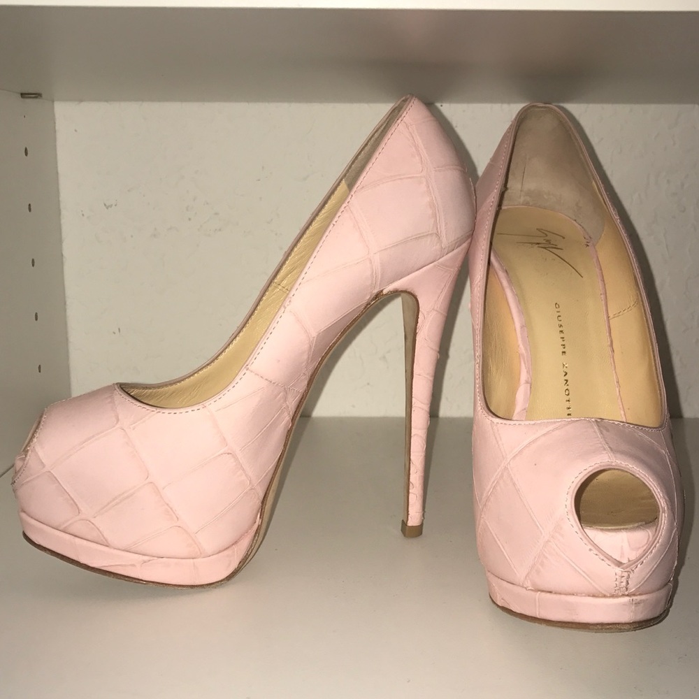 Giuseppe Zanotti Peep Toe Pump