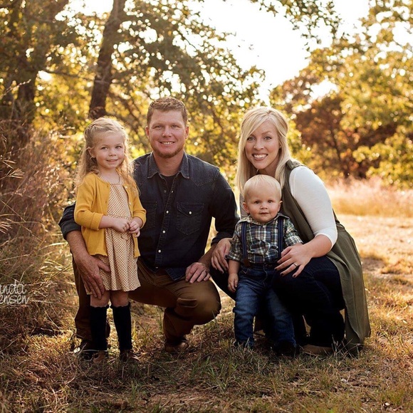 Meet your Posher, Alyssa - Picture 2 of 7