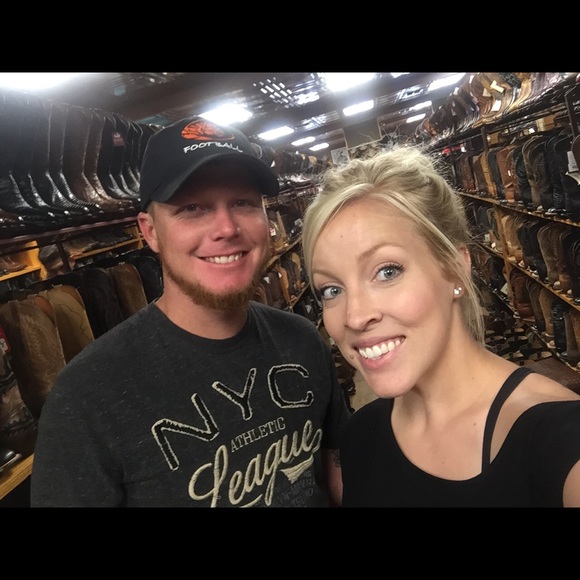 Meet your Posher, Alyssa - Picture 6 of 7