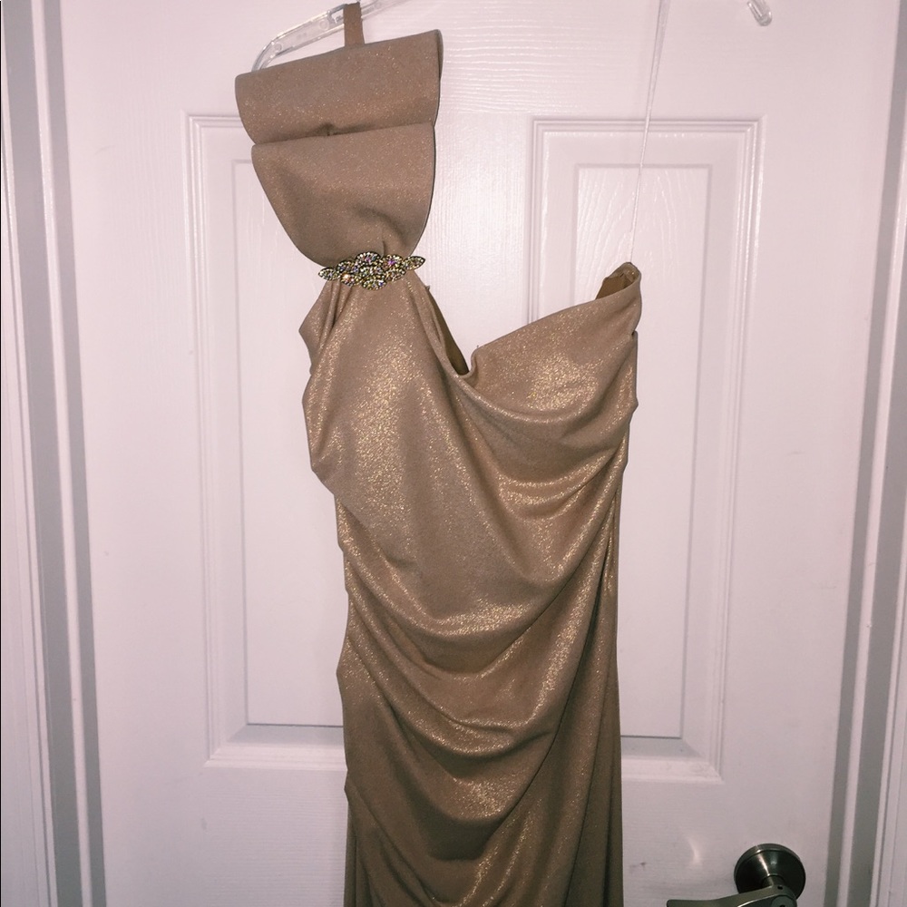 The golden globe gown