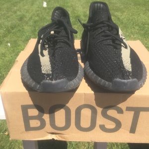Yeezy 350 v2 Olive