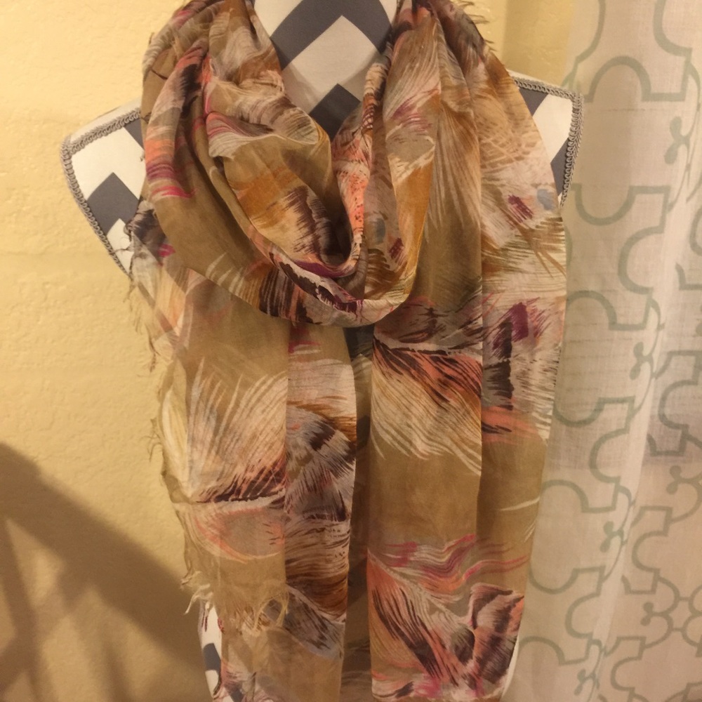 Brown feather print scarf