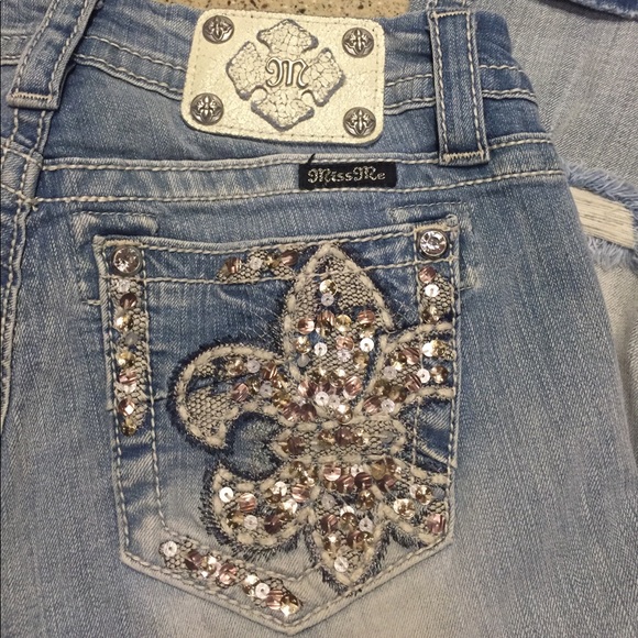 SOLD ON OTHER SITE 🎉Miss me size 27 crops - Picture 2 of 3