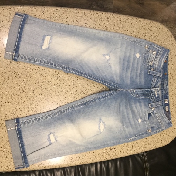 SOLD ON OTHER SITE 🎉Miss me size 27 crops - Picture 3 of 3