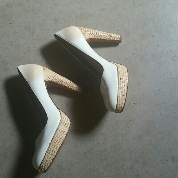 (STEWART WEIZMANN ) White patent platforms - Picture 3 of 3