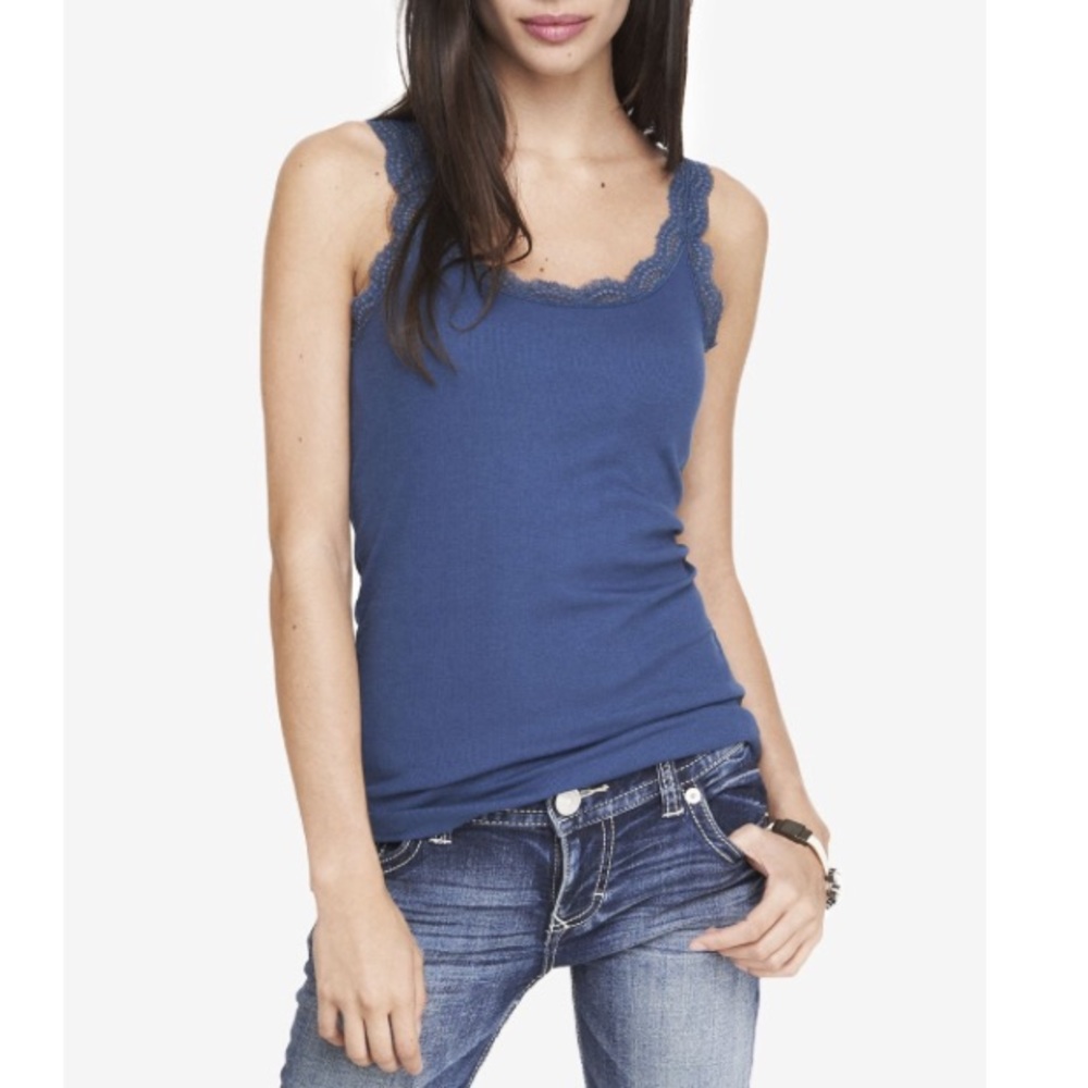✨NWOT Express lace ribbed cami size medium