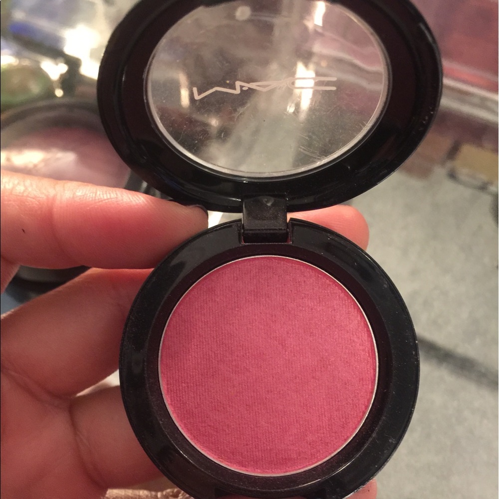 MAC blush