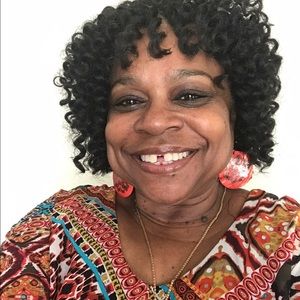 Meet your Posher, Renee