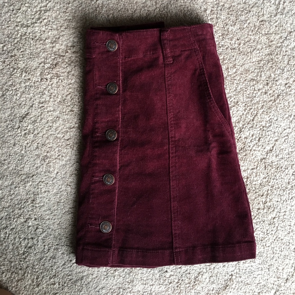 NWOT Maroon corduroy button up skirt SM - Picture 2 of 3