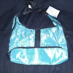 Explorista Crossbody in Dark Teal