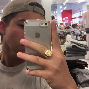 Meet your Posher, Michael