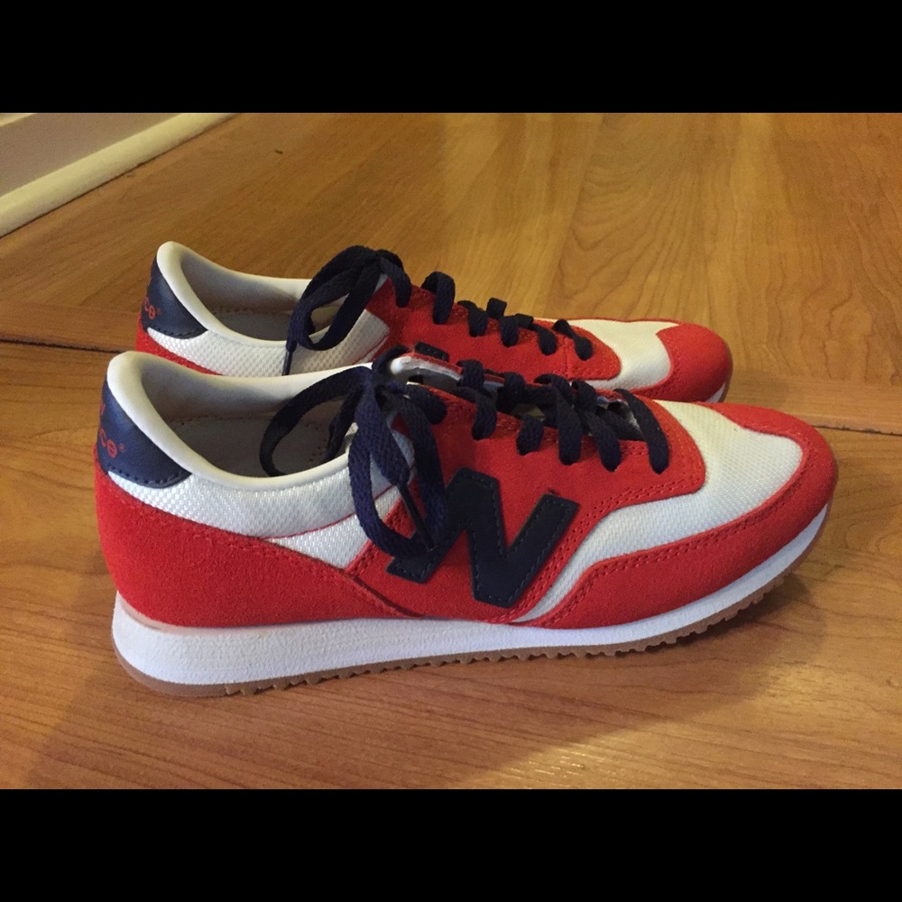 NEW BALANCE SNEAKERS