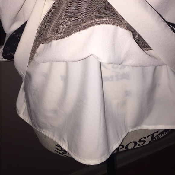 BCBGMAXAZRIA SHORT- SLEEVE TOP - Picture 6 of 7