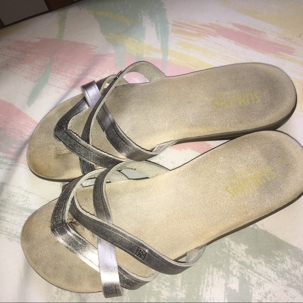 G.H bass&co girls sandels