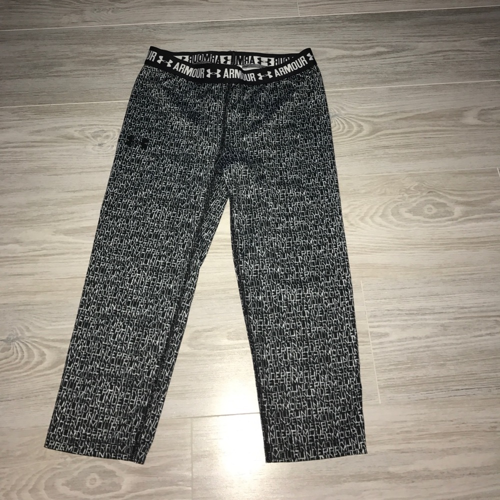 Under armour girls pattern pants (Never wore)