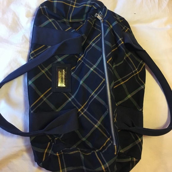Aeropostale Handbags - Aeropostale duffel bag