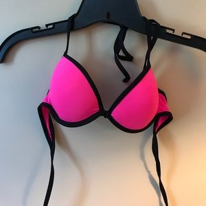 Lookalike Triangl bikini top