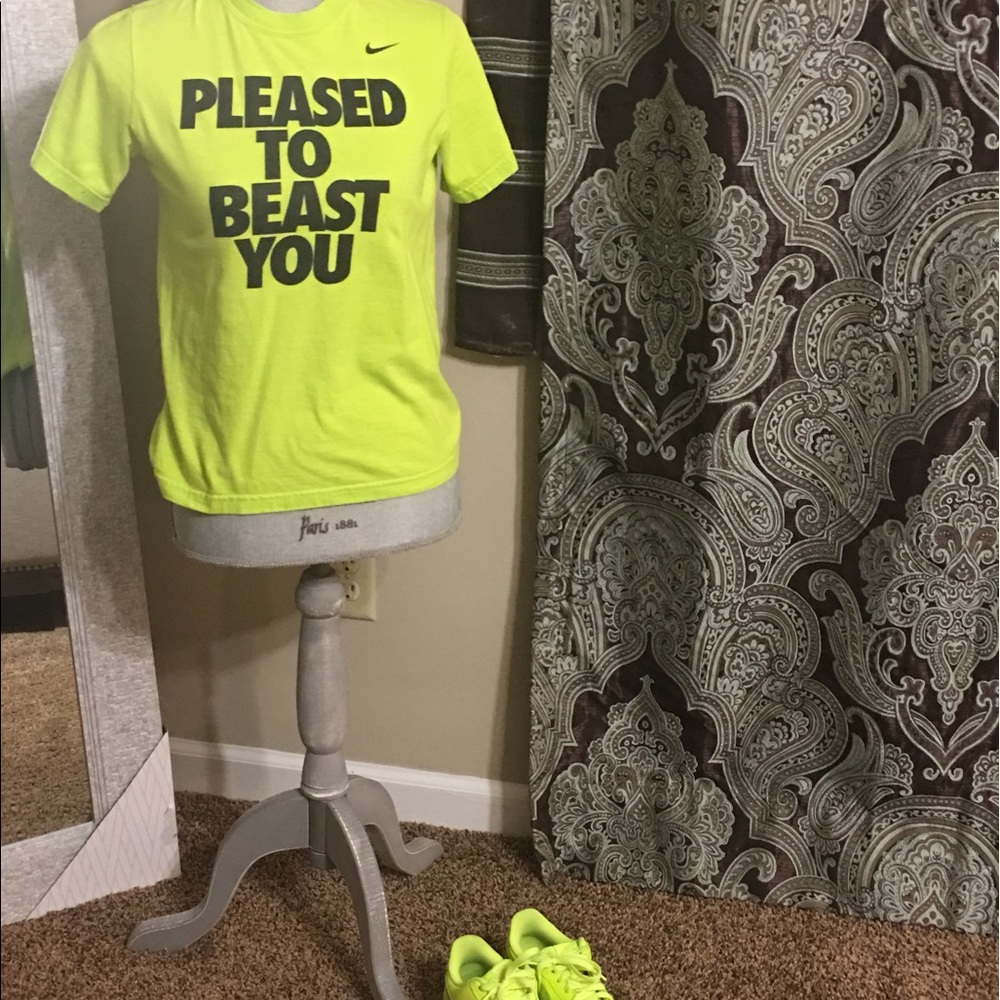 Nike t shirt