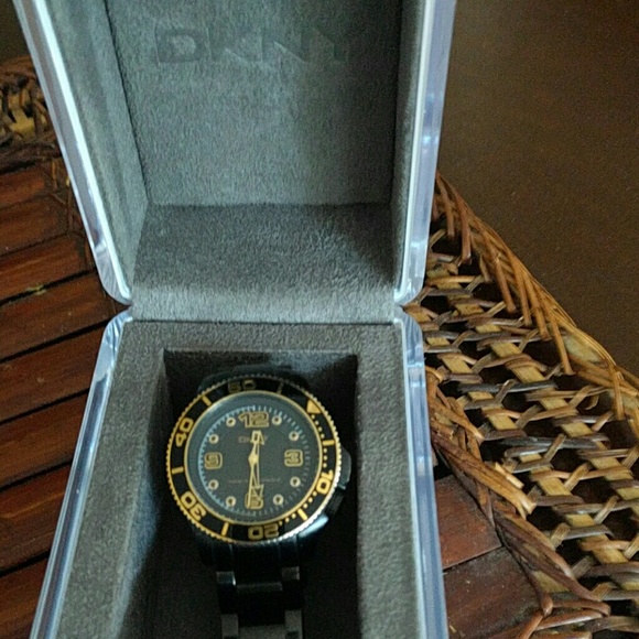 Watch - Picture 2 of 2