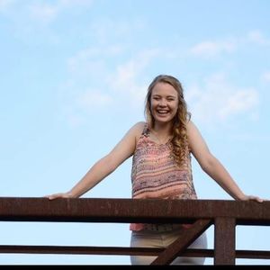 Meet your Posher, Elizabeth