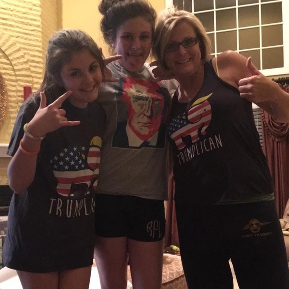 Meet your Posher, Caroline - Picture 1 of 1