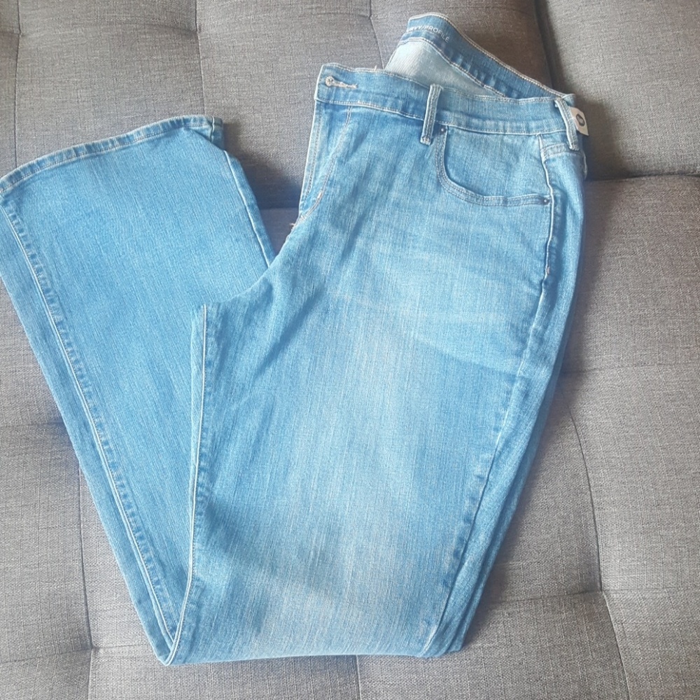 Curvy Fit Denim Jeans