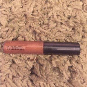 M.A.C Beaux Lustreglass