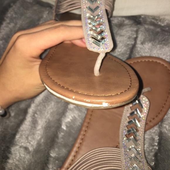 madden girl tribal print sandals - Picture 4 of 4