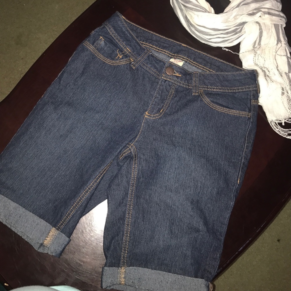 Cuffed denim Bermuda shorts