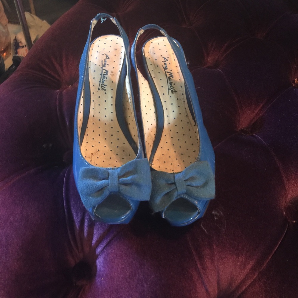 Anne Michelle pinup sling backs