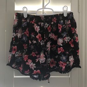 Black flower printed flowy shorts