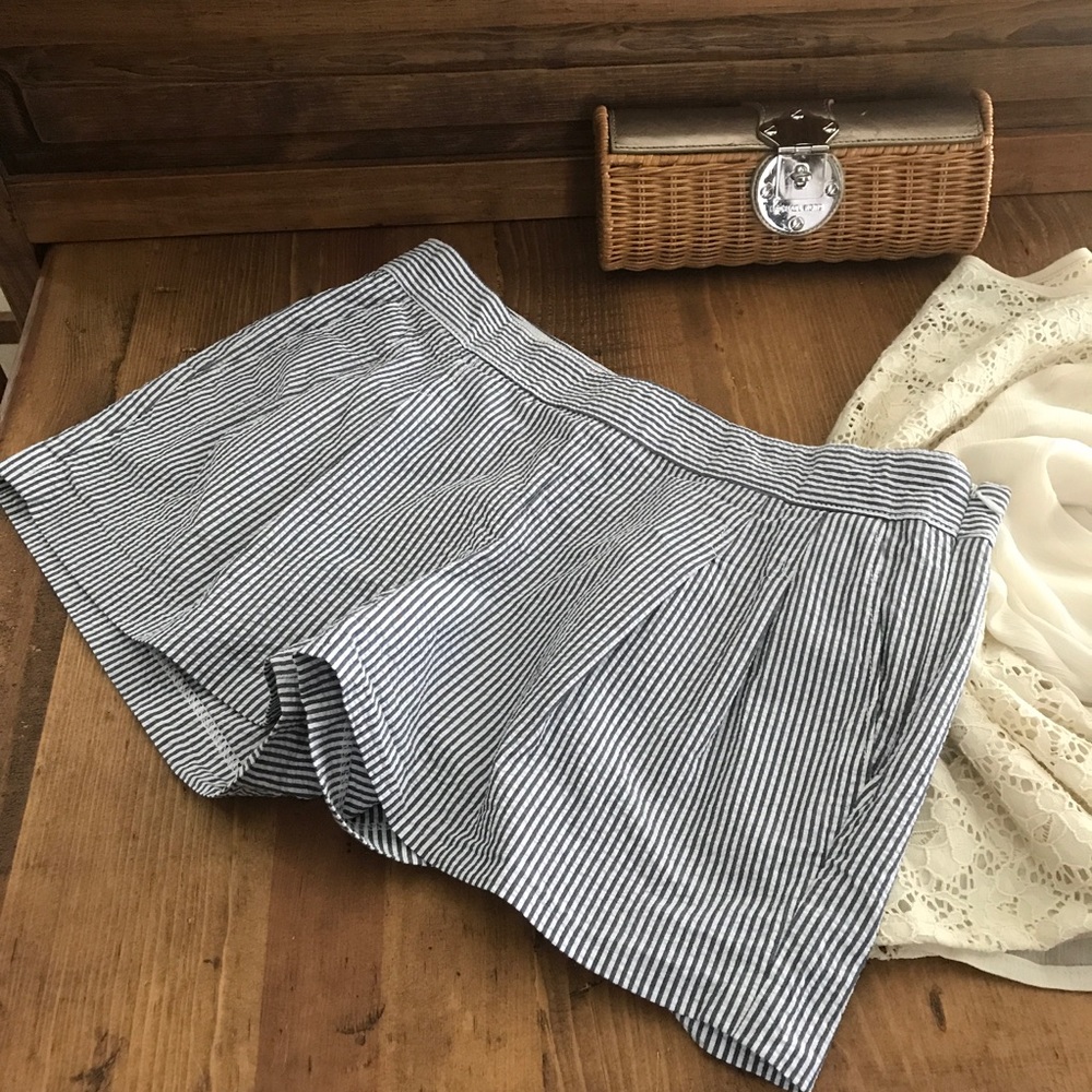 J. Crew gray & white pleated dress shorts size 8