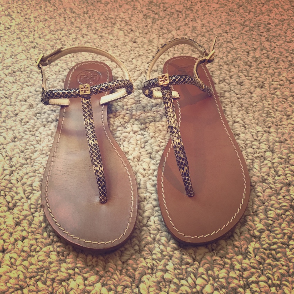 Tory Burch thong snakeskin sandals. Size 7