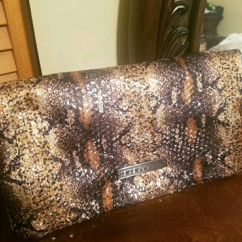 SOLD ON eb@yyy