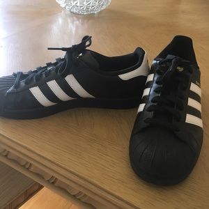 Black adidas superstars Size 8.5