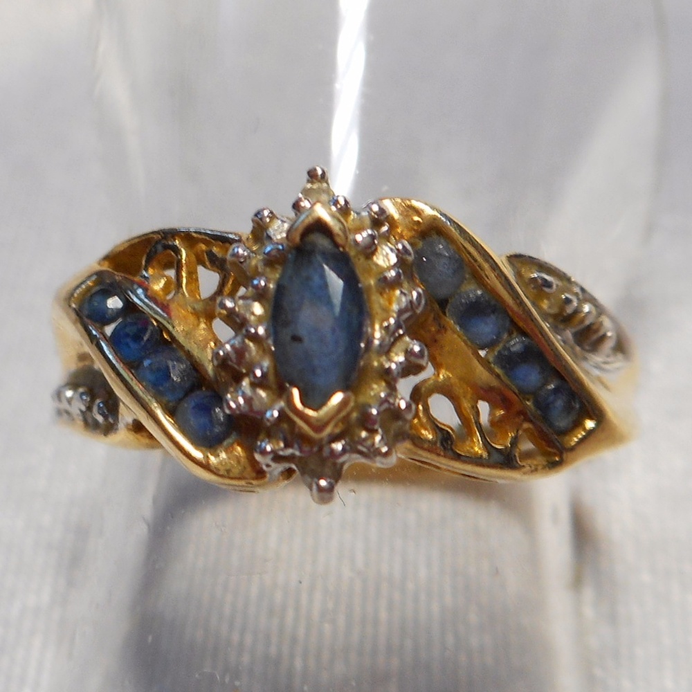 10k Yellow Gold Sapphire Ring