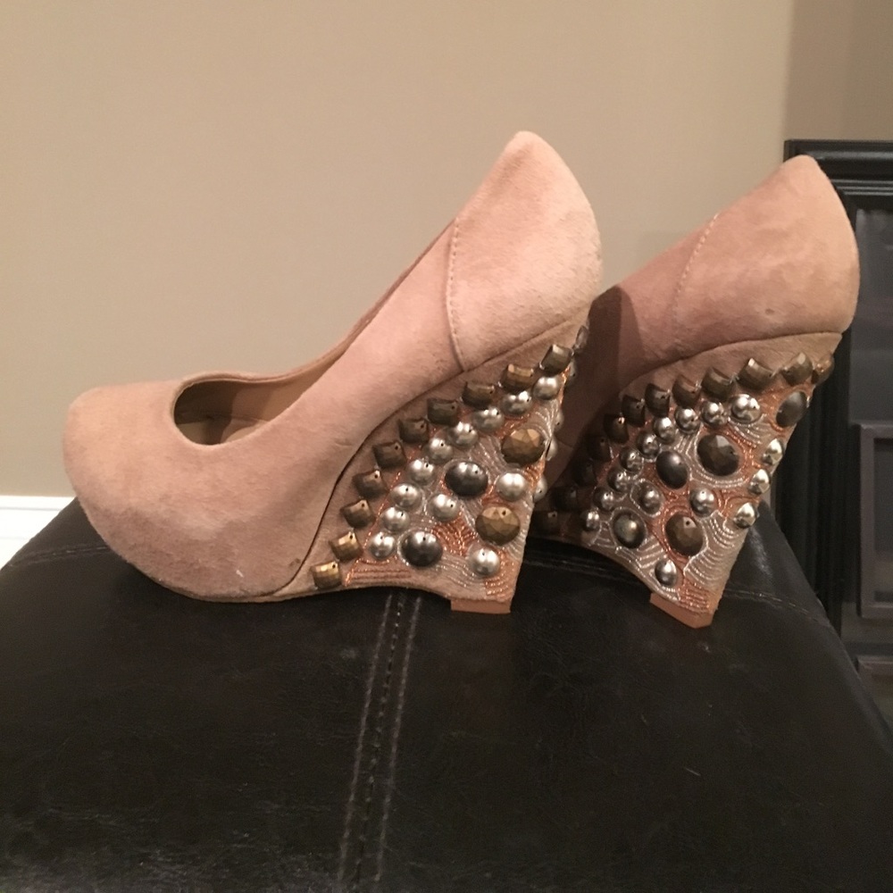Women's jeweled Wedged