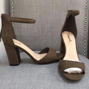 Dainty Hooligan Suede Heels