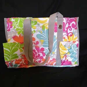 Organizing Utility Tote in Island Damask