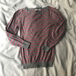 🌟Forever 21 grey and pink stripped sweater🌟